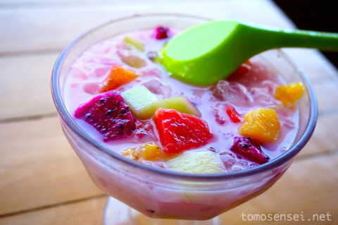 インドネシアのフルーツ氷「エスブア」