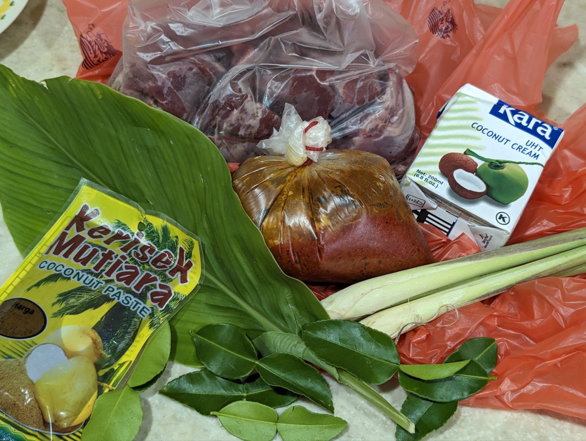 【シンガポール】友人宅で料理生活・本格ルンダンを作る