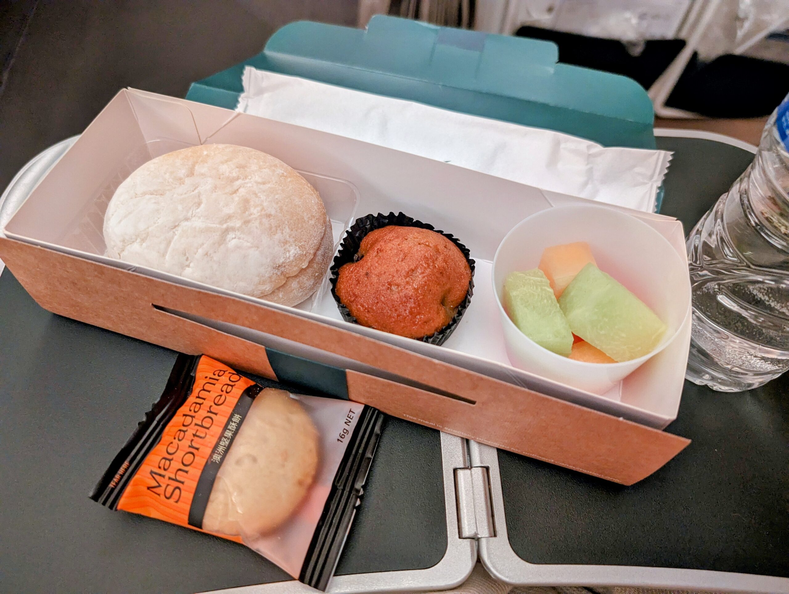 【キャセイパシフィック航空機内食・搭乗記】CX524/HKG-NRT/香港-東京(成田)